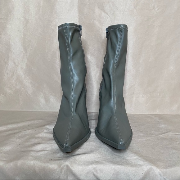 Oak + Fort 10 Gray Heeled Boots - Picture 9 of 14